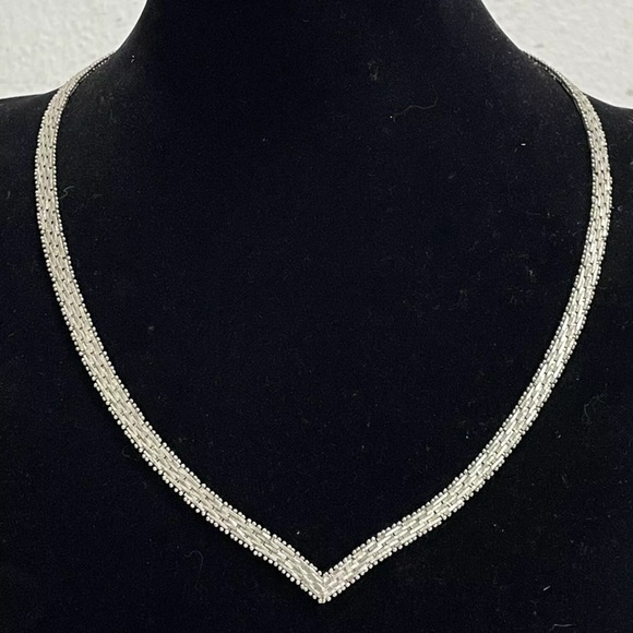 Jewelry - Vintage Solid Italian Sterling Silver Chevron Necklace
